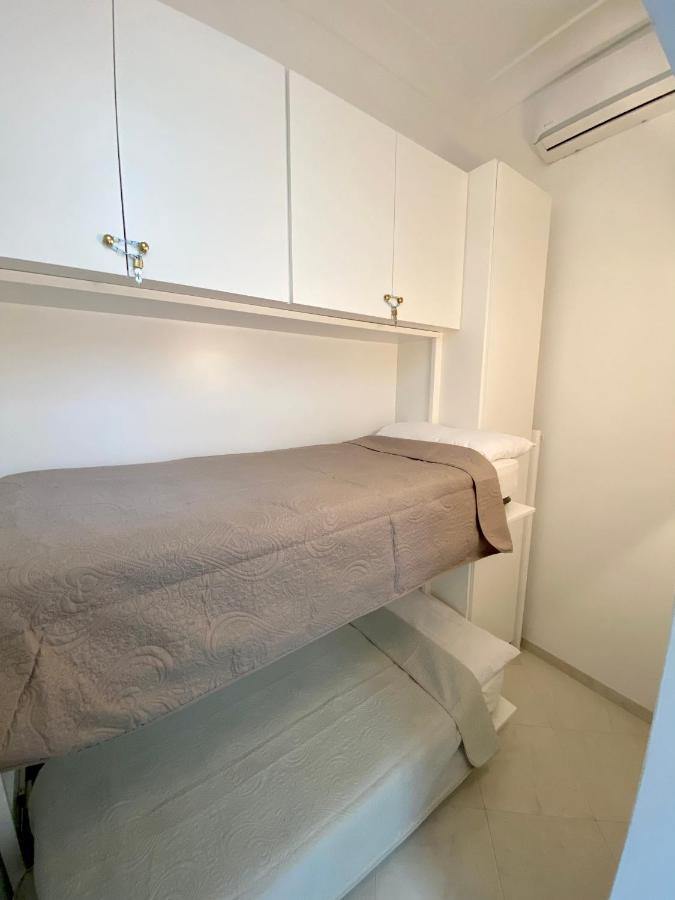 Suite Posterus 5 카프리 외부 사진